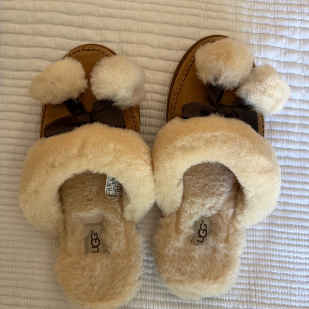 UGG Womens, size 7, Chestnut Pom Pom Shearling Slippers - Picture 2 of 3